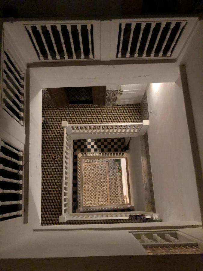 De La Aparthotel 3*